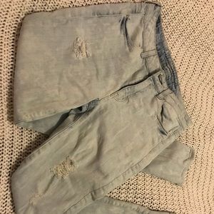 American eagle very light wash skinny jeans